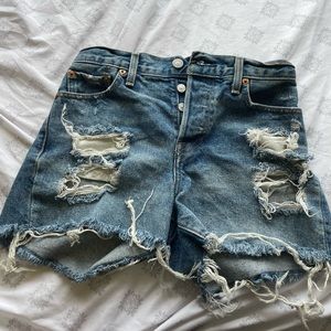 Levi’s Wedgie Jean Short